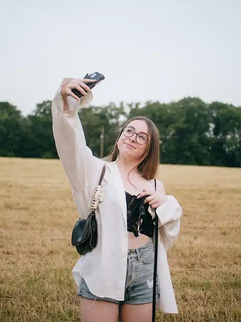 Gen Z Embraces Art: AI & Economic Shifts Fuel Creativity Surge