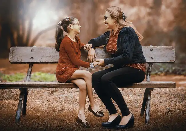 Rachel Aviv on Mother-Daughter Stories, Revisions, & Her New Yorker Essays